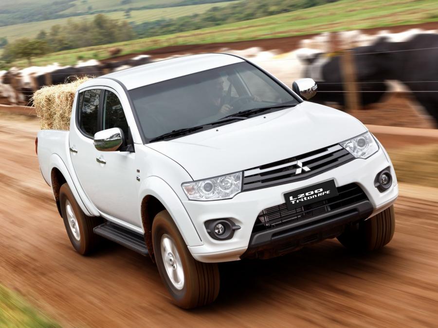  Mitsubishi L200 Triton HPE 2014 года  (фото 4 из 18)